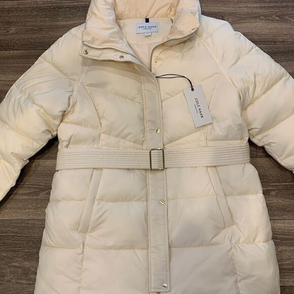 Cole Haan NWT Puffer Coat. Size: XL. Gold tone zippers and buttons. Belted - Picture 3 of 11